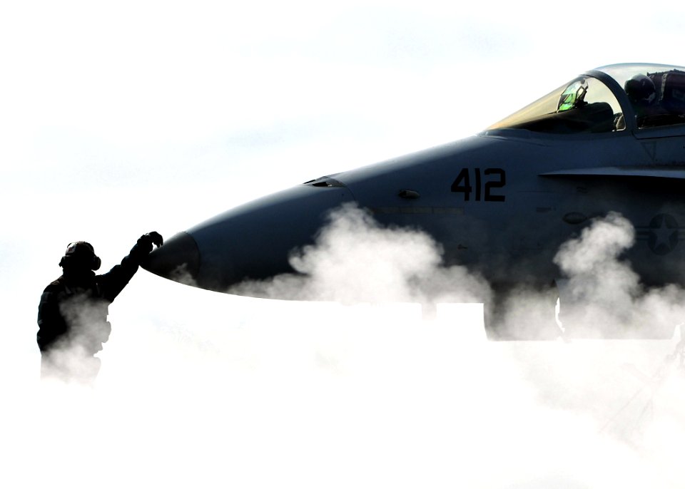 Flight operations aboard USS Abraham Lincoln DVIDS149532