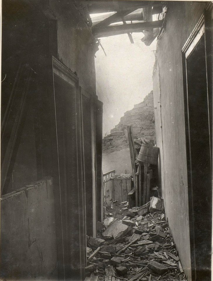 Fliegerangriff auf Triest.Innenansicht der Verwüstung im Hause Via Christoffo.30.8.17. (BildID 15599086)