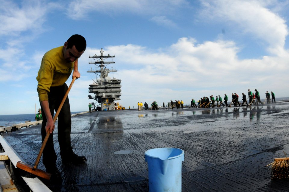 Flight deck scrub down aboard USS Ronald Reagan DVIDS159967