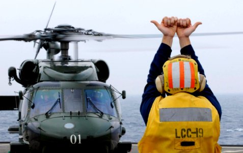 Flight operations aboard USS Blue Ridge DVIDS274632