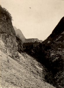 Flitscher Klause vom Wege zum Pumpenhaus. Aufgenommen am 19. Mai 1916. (BildID 15475608)