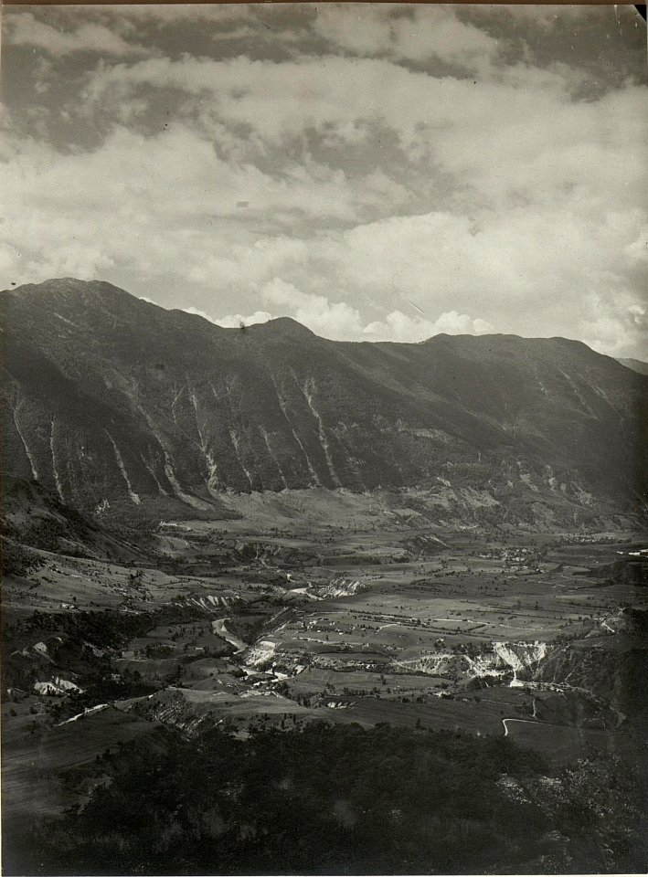 Flitscherbecken vom KAL- Rücken aus gesehen. Aufgenommen am 23. Juli 1916. (BildID 15478381)