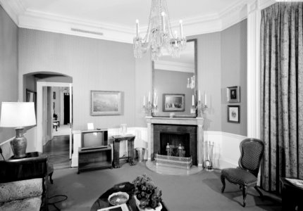 Floor2-lincoln-sitting-room1-1992