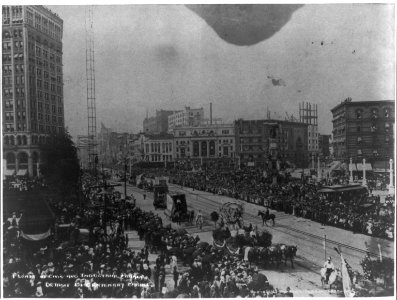 Floats in civic and industrial parade. Detroit Bi-centenary. LCCN2016650774