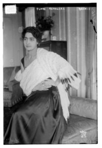 Flore Revalles LCCN2014703038