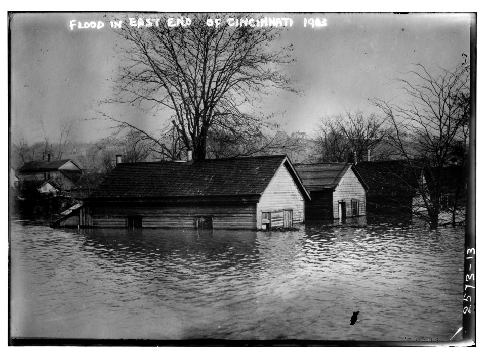 Flood in East end of Cincinnati - 1913 LCCN2014691608