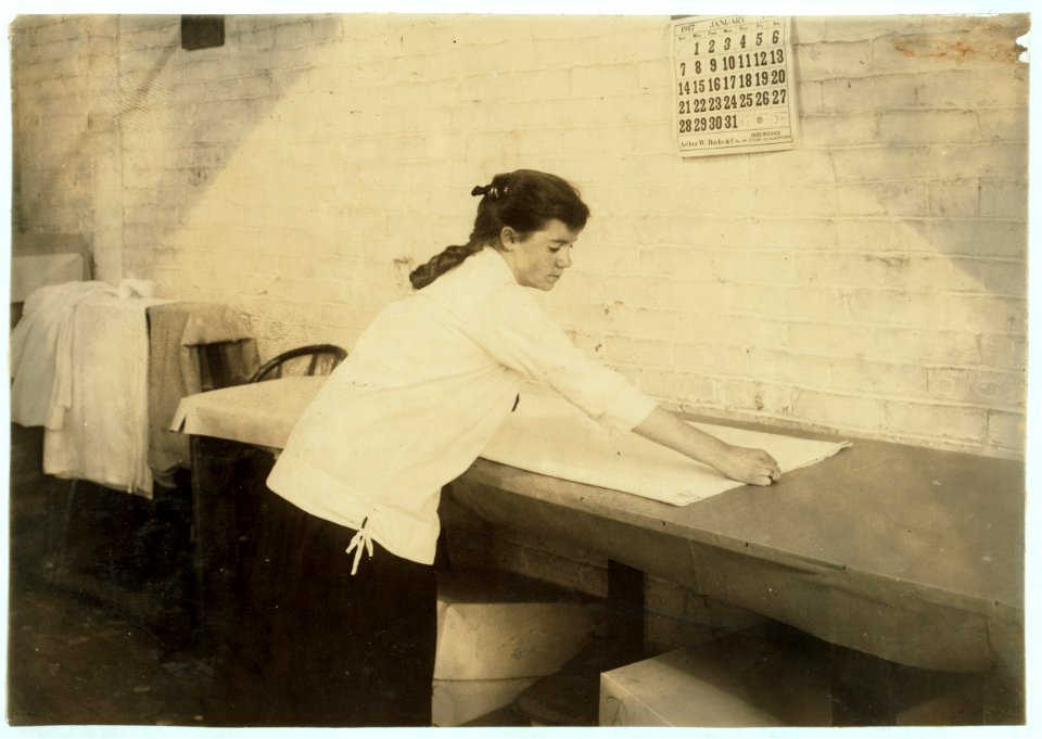 Florence Anderson, 15 years old. Folding curtains at Boutwell, Fairclough & Gold, 274 Summer Street Extension. Mr. Fitzgerald, Manager. LOC nclc.05188