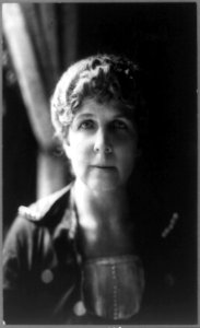 Florence Kling Harding, head-and-shoulders portrait, facing front) - Seebold, LaSalle, Ill LCCN89715887