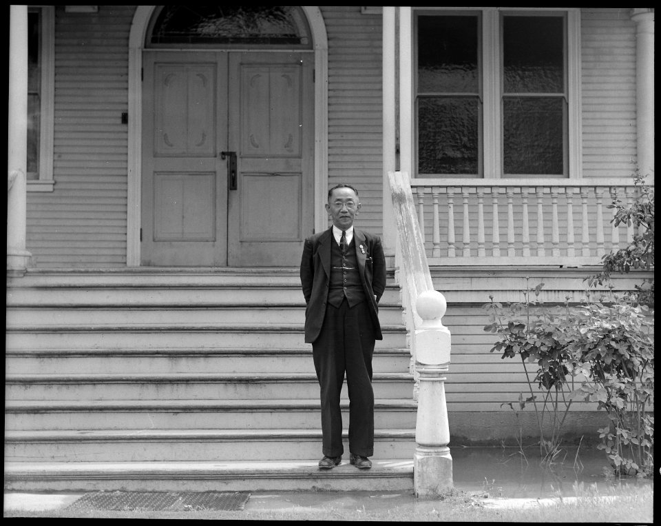Florin, California. Reverend Naito (Buddhist) on steps of his church prior to evacuation. - NARA - 537851