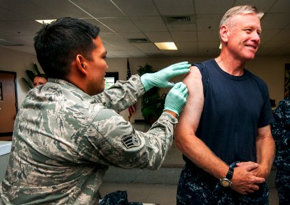Flu shot 130924-N-WX059-010