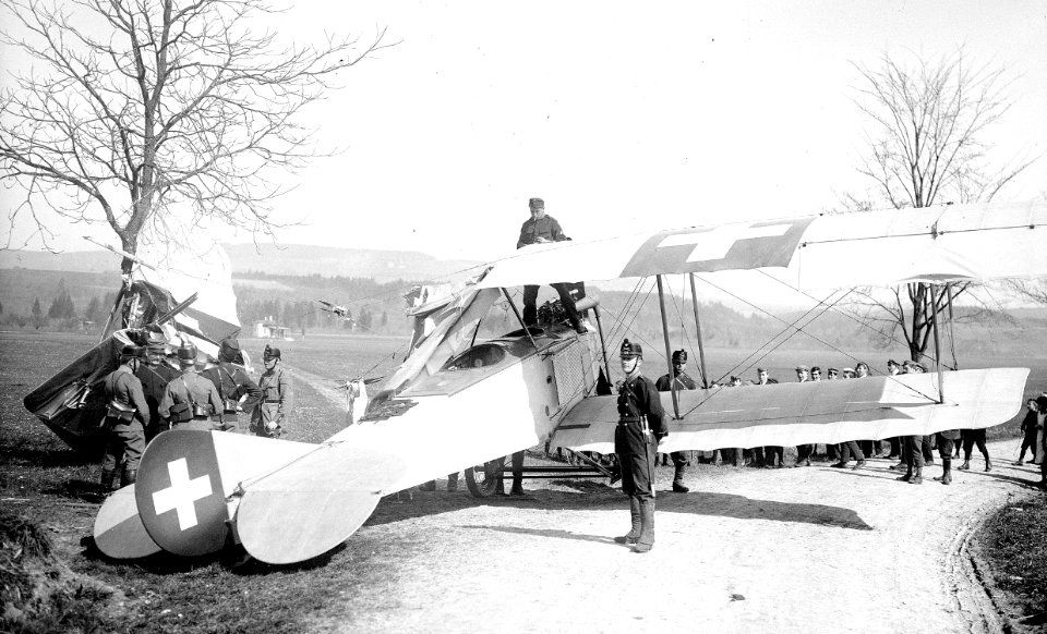 Flugzeug nach Bruchlandung - CH-BAR - 3237202