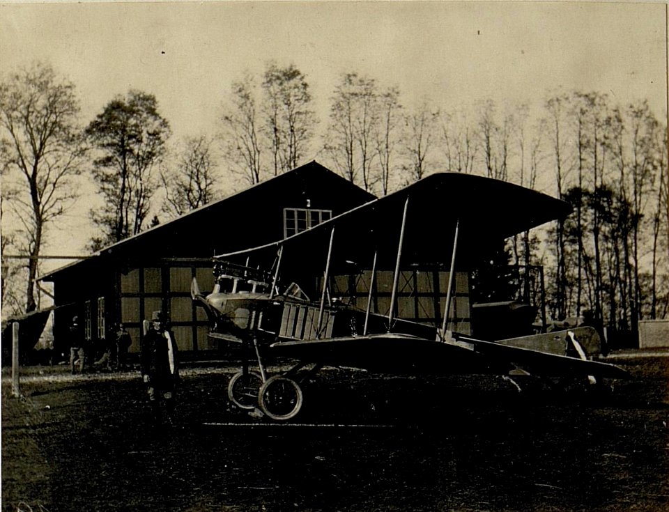 Flugplatz in Skole. (BildID 15522988)