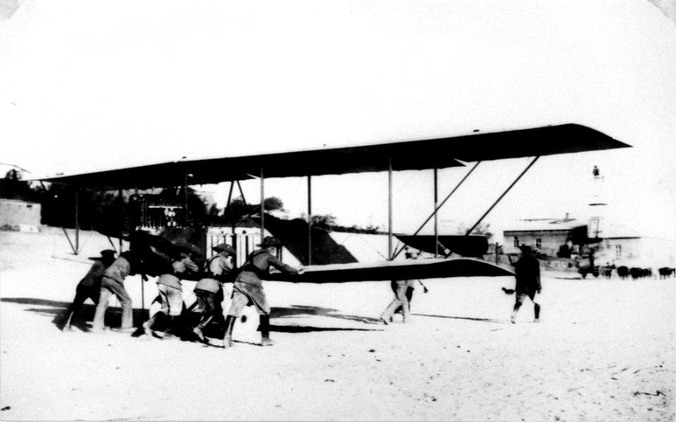 Flugzeug der Schutztruppe in Deutsch-Südwest (heute Namibia) - 2011-02-17 042