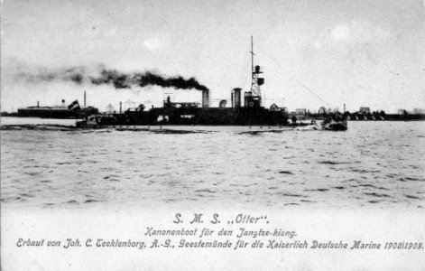 Flußkanonenboot SMS OTTER ca. 1909 bei einer Probefahrt auf der Weser