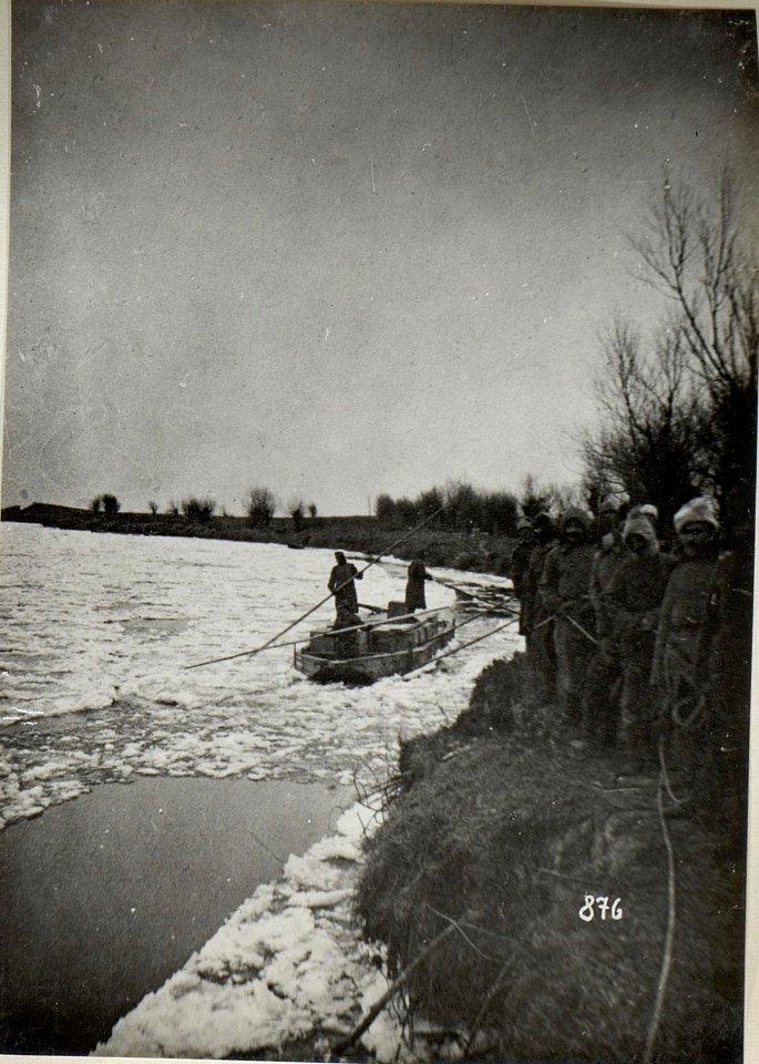 Flussverkehr in Galizien, wahrscheinlich nahe Kowel (BildID 15682441)