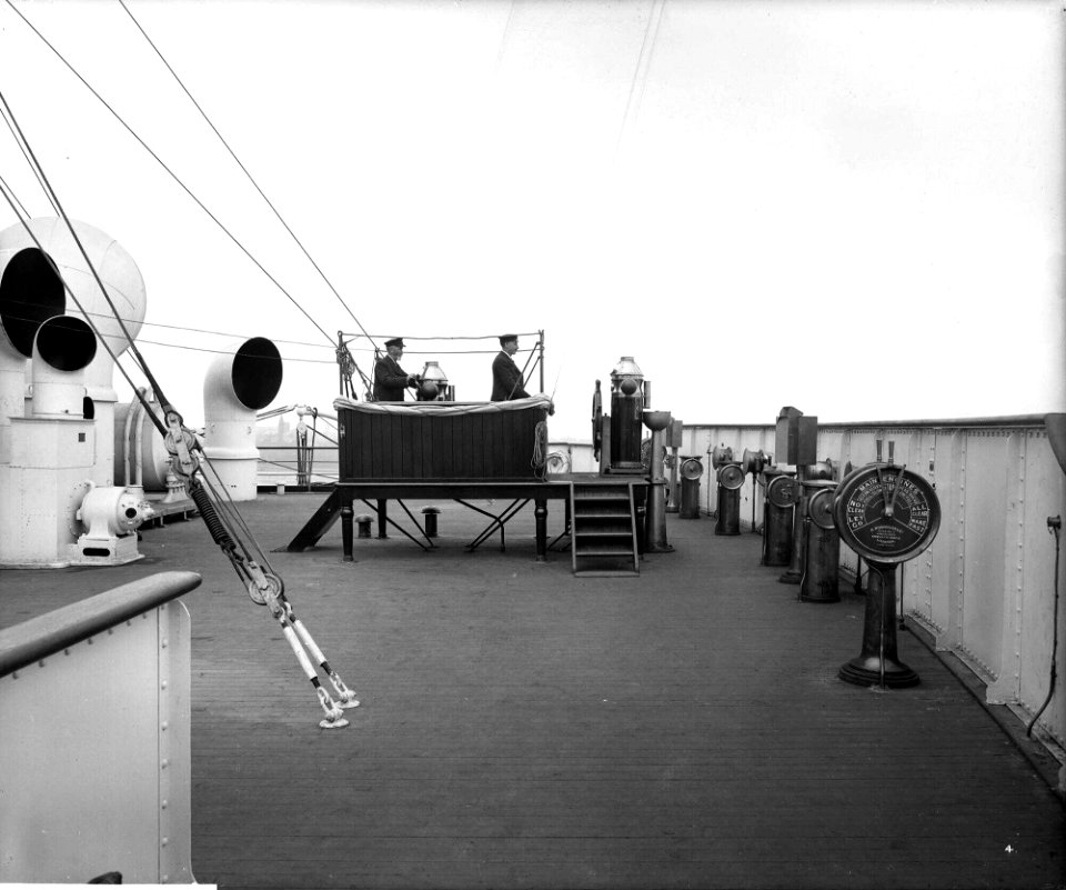 Flying Bridge on the 'Aquitania' (1914) RMG G10789