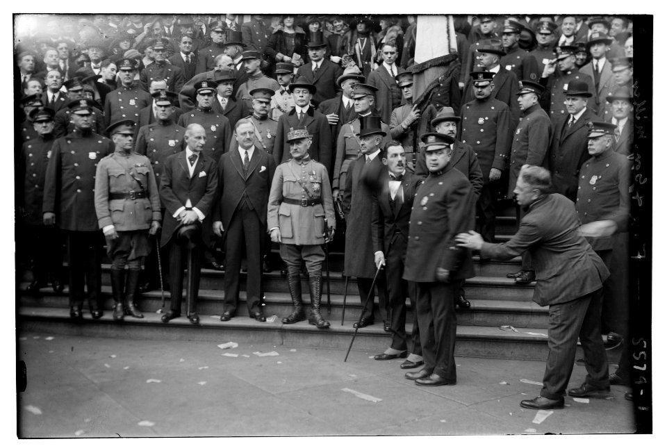 Foch & Pershing LCCN2014713442