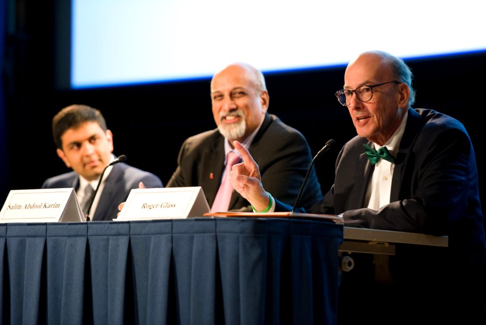 Fogarty-nih-50th-symposium-panel-multigenerational-training (41927286564)