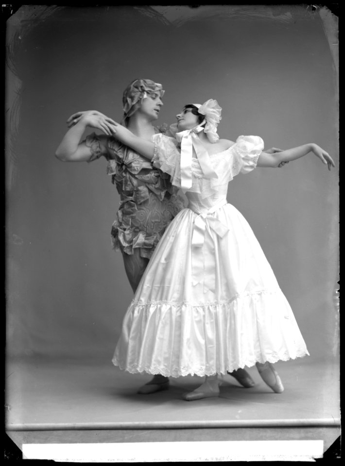 Fokine and Fokina in Rosendrömmen at Kungliga Operan 1914 - SMV - NF030
