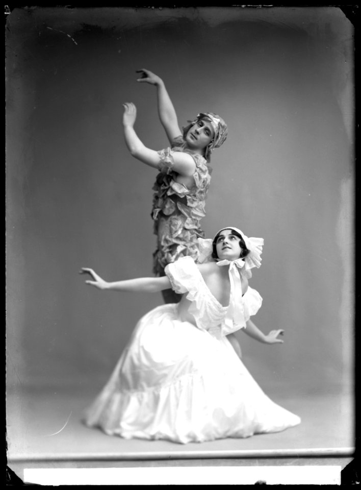 Fokine and Fokina in Rosendrömmen at Kungliga Operan 1914 - SMV - NF027