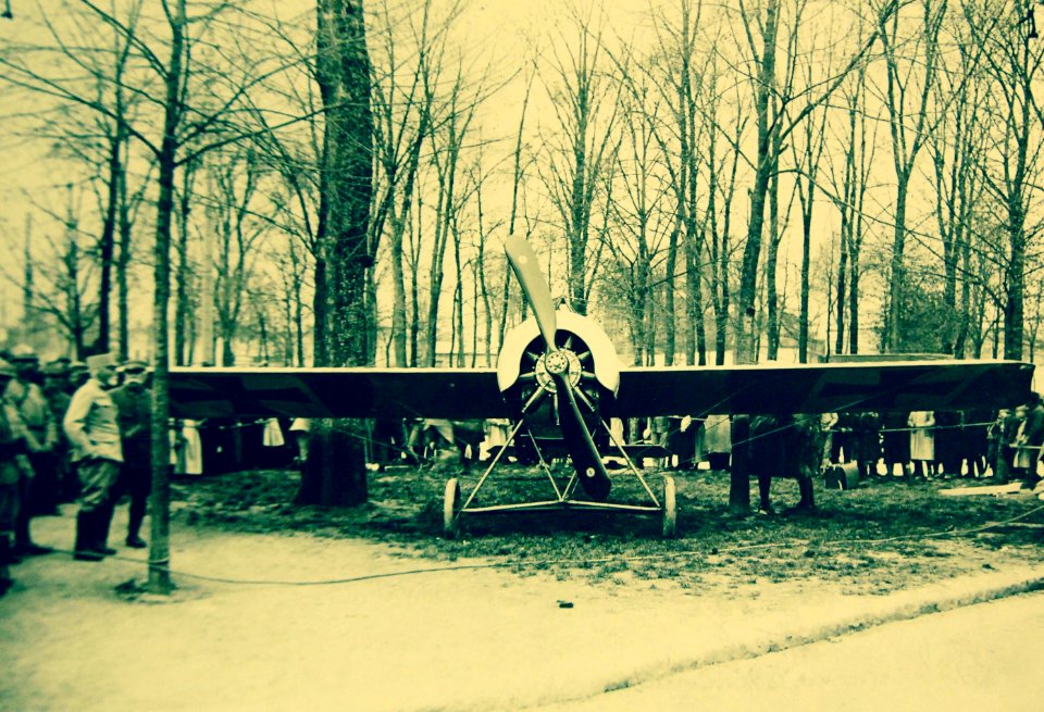 Fokker E.111 (M.14V) WWI monoplane downed behind Allied lines in France (30012018496)