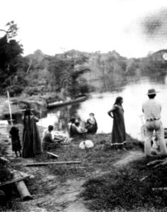 Folkgrupp, kristna indianer vid floden. Lokal, Nära Carmen, Rio Blanco, bifl. t. Guaporé, Bolivia - SMVK - 005765