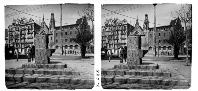 Font al costat de l ' Avinguda Diagonal de Barcelona