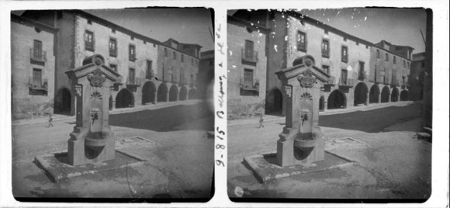 Font i carrer porticat de Bellpuig d'Urgell