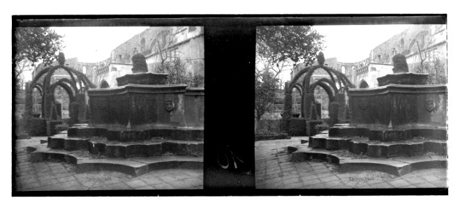 Font en un jardí