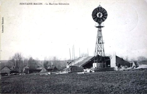 Fontaine-Mâcon 05126 eolienne