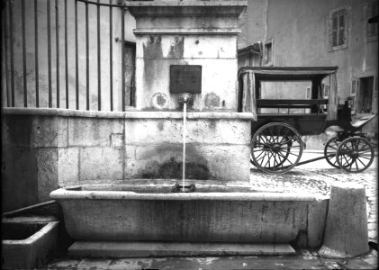 Fontaine rue Saint-Léger, Genève photo