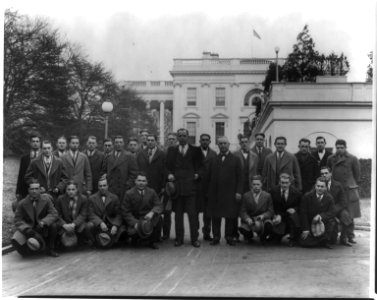 Football team of Drake University of Des Moines at the White House LCCN2001706111