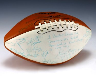 Football signed by 1976 Pitt Panthers (1988.210)