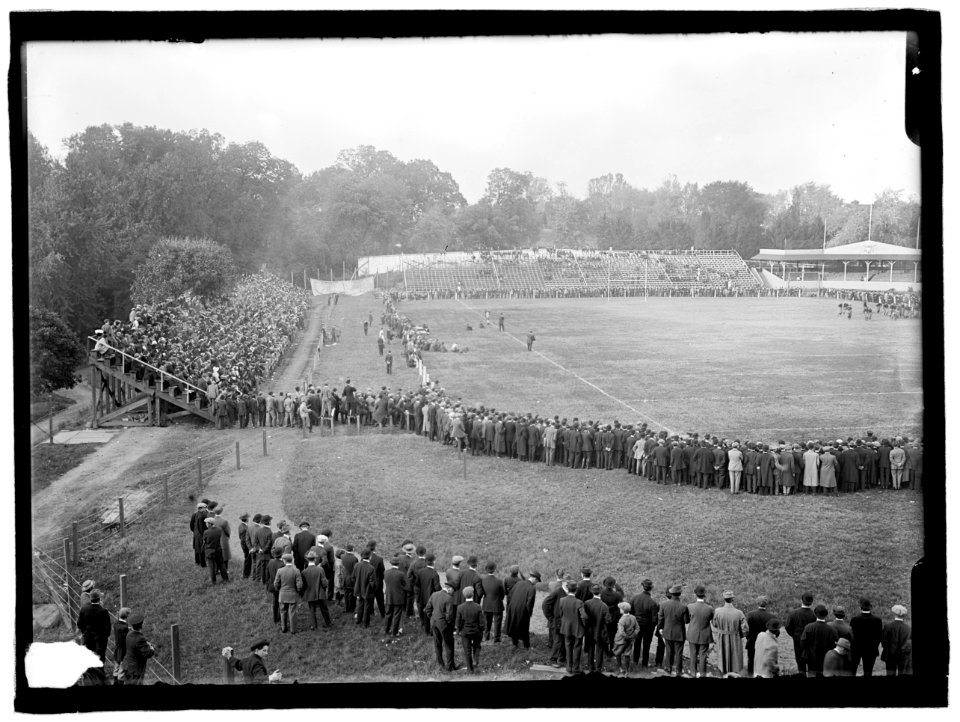 FOOTBALL. GEORGETOWN-CARLISLE GAME; GLENN WARNER LCCN2016864045