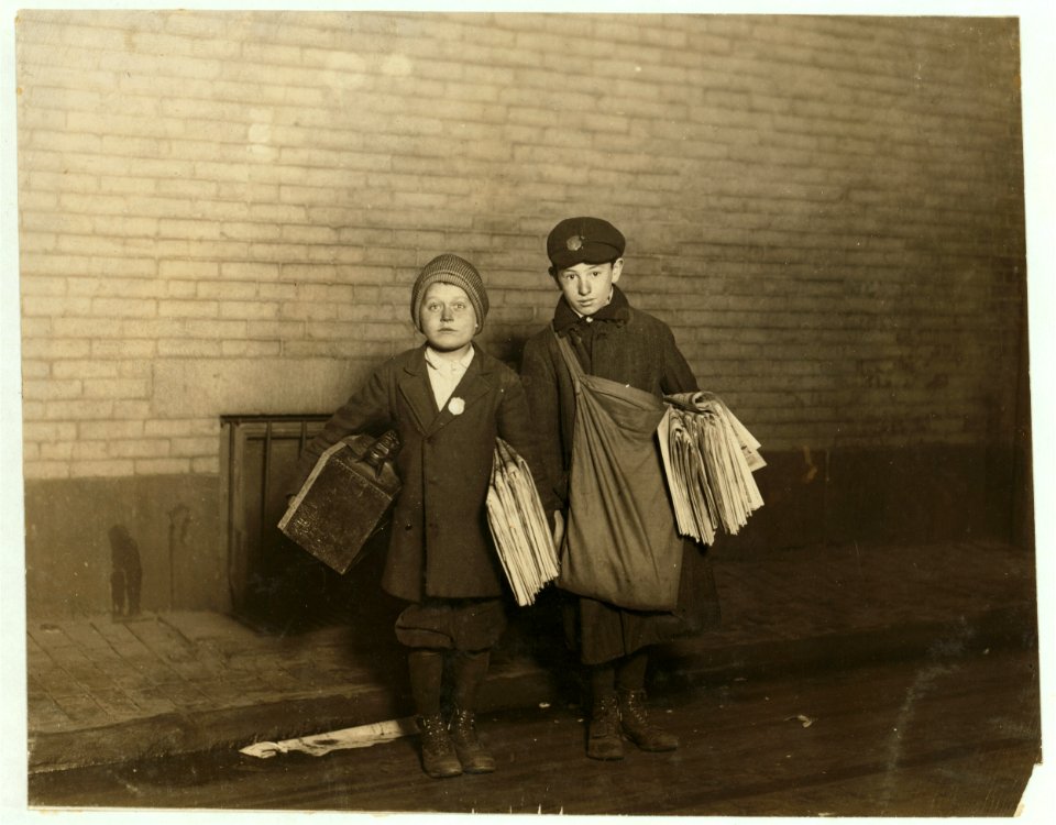 For Child Welfare Exhibit 1912-13.) 1-00 A.M. Sunday, Nov 24, 1912, and still selling. Stanley Steiner, the boot-black and newsboy, is ten years old, and sells until 1 A.M. Lives, 92 Ulmsbec LOC cph.3a38910