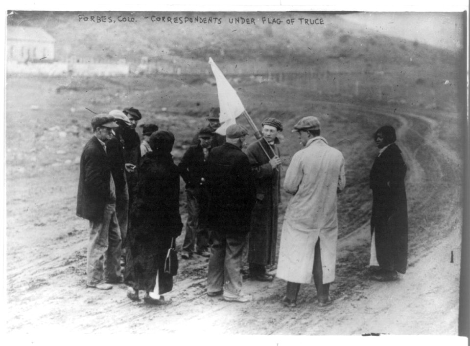 Forbes, Colo. - correspondents under flag of truce LCCN2016652419
