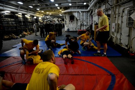 Force protection training 140327-N-BD629-108