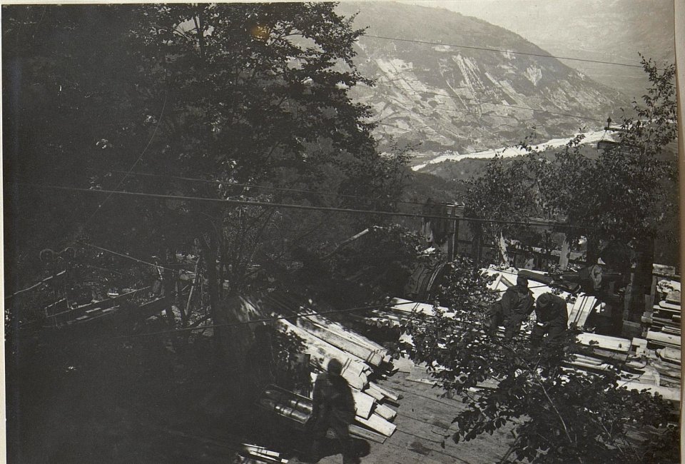 Forcello basso, Ueberladung von Munition in den Aufzug. (BildID 15673906)