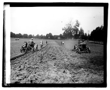 Ford tractor demonstration LOC npcc.05092