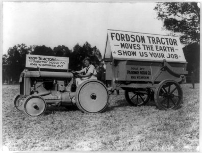 Fordson tractor sold by Parkway Motor Co. of Washington, D.C. LCCN89714066