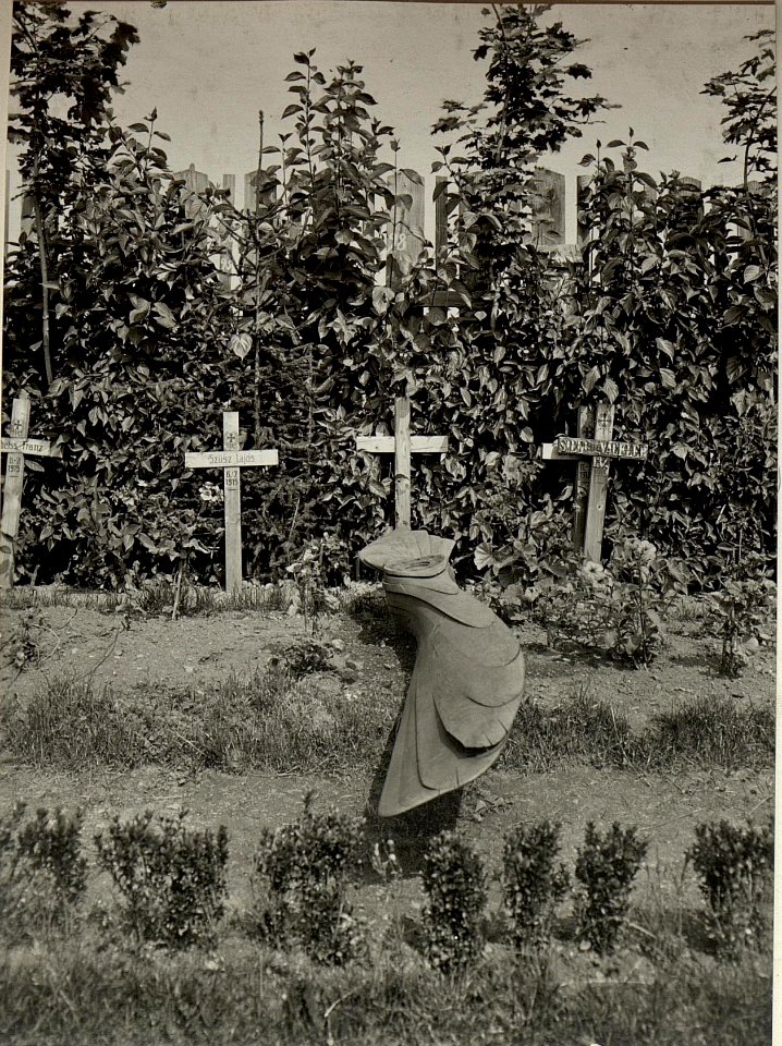 Grab des Piloten BONOZ Johann. Aufgenommen am 5. August 1916. (BildID 15479011)