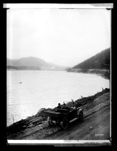 Forest Service- roadbuilding LCCN2016852292
