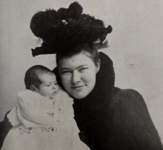 Grace and Ernest Hemingway 1899 (cropped)