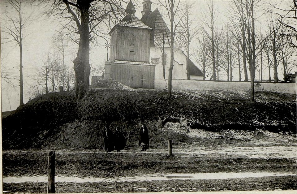 Grab eines russischen Obersten, welcher Selbstmord beging, weil sein Regiment sich ergab. (BildID 15538424)