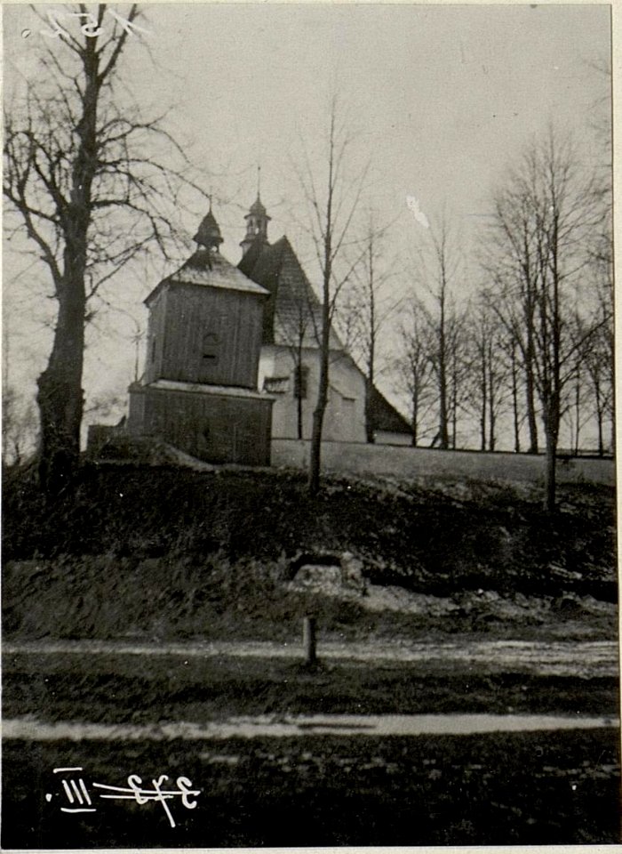 Grab eines russichen Obersten, welcher Selbstmord verübte, weil sein Regiment sich ergab. (BildID 15538879)