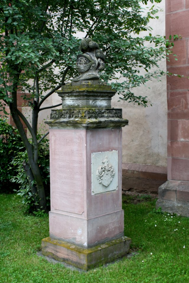 Grabdenkmal Freiherr Carl Heinrich von Hausen