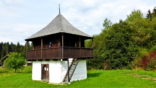 Lawn architecture house