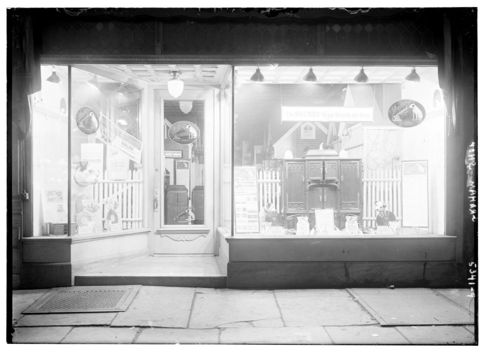 Graham (Gramophone) Shop LCCN2014719603