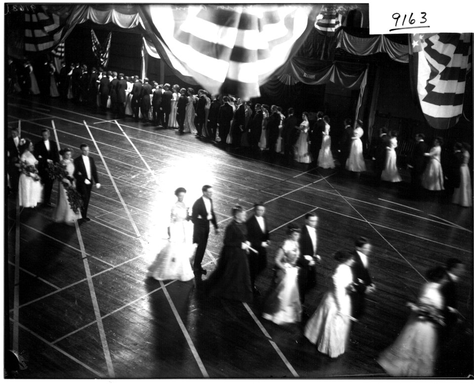 Grand march at Miami University Junior Prom 1909 (3195491426)