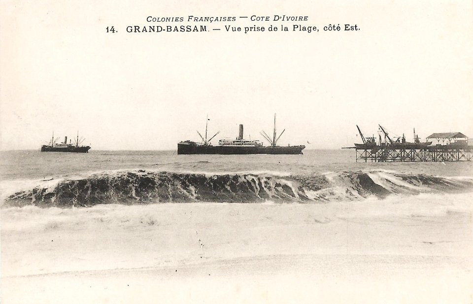 Grand-Bassam-Vue prise de la plage, côté Est